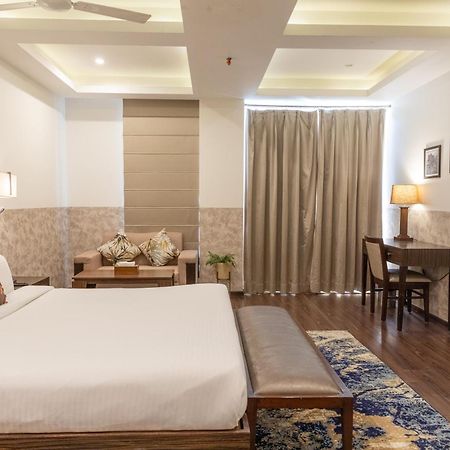 Hotel Alaya Дехрадун Экстерьер фото