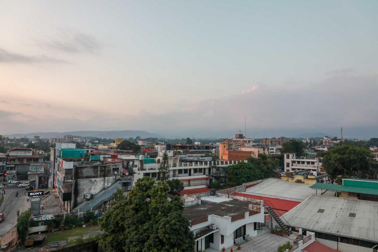 Hotel Alaya Дехрадун Экстерьер фото