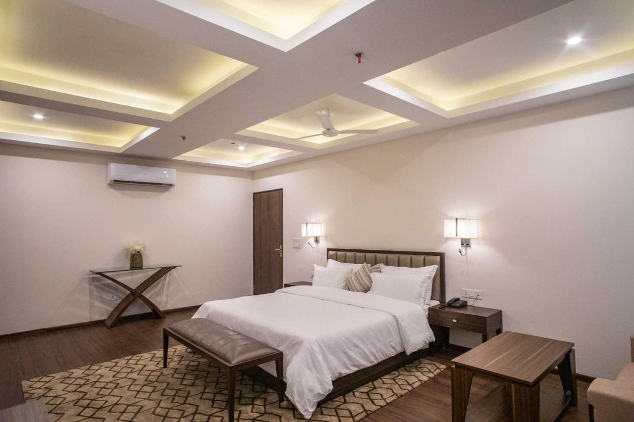Hotel Alaya Дехрадун Экстерьер фото