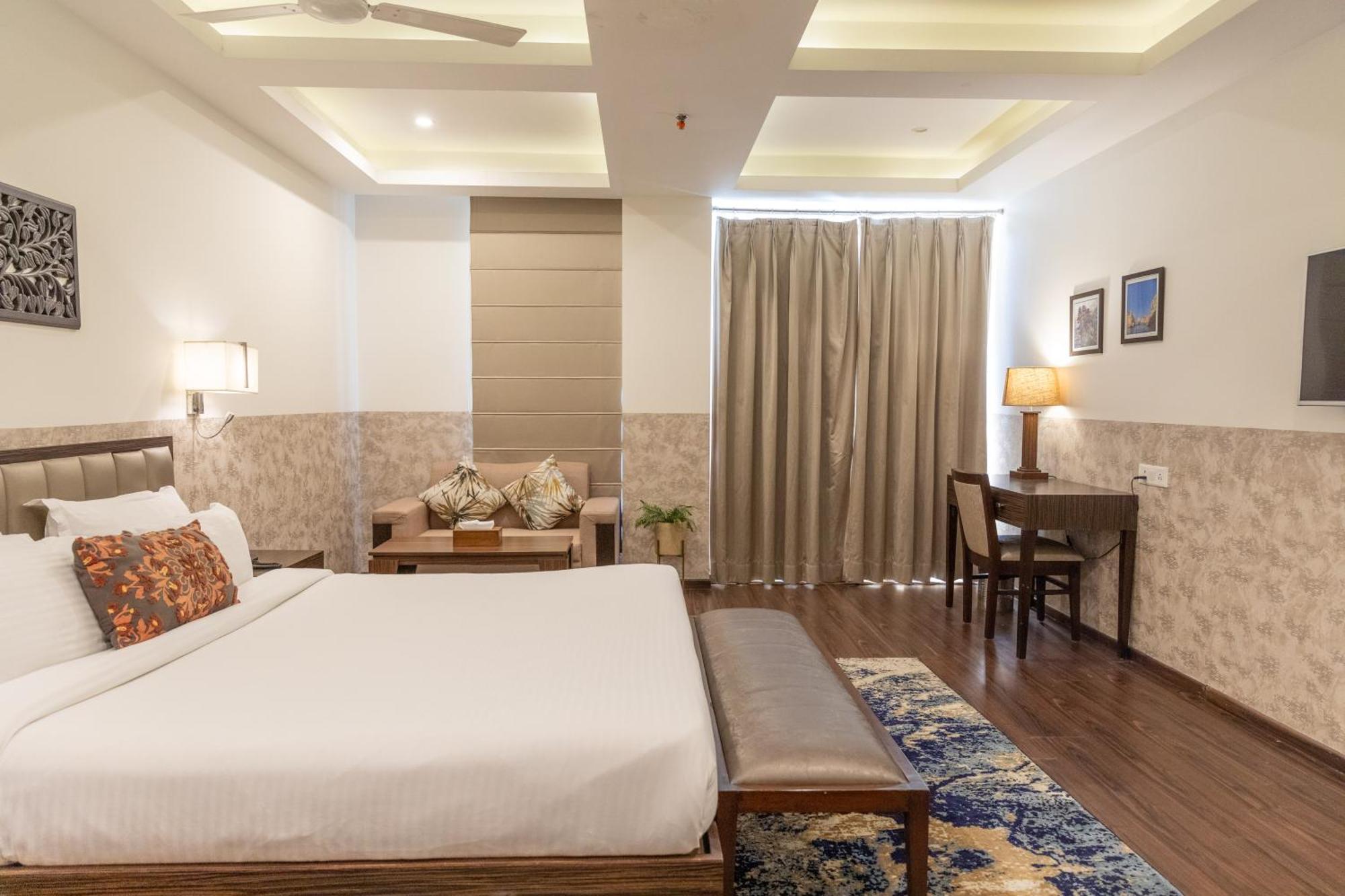 Hotel Alaya Дехрадун Экстерьер фото